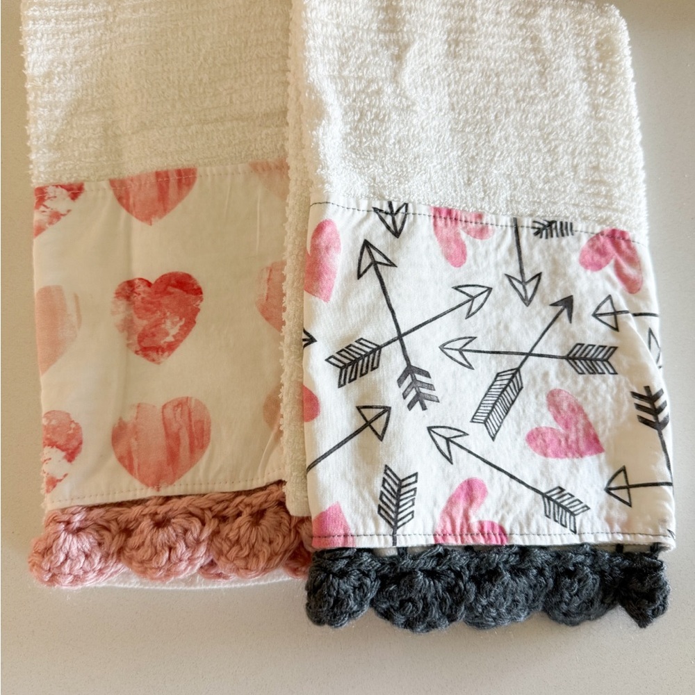Heart and Arrow Holiday Decor Towels